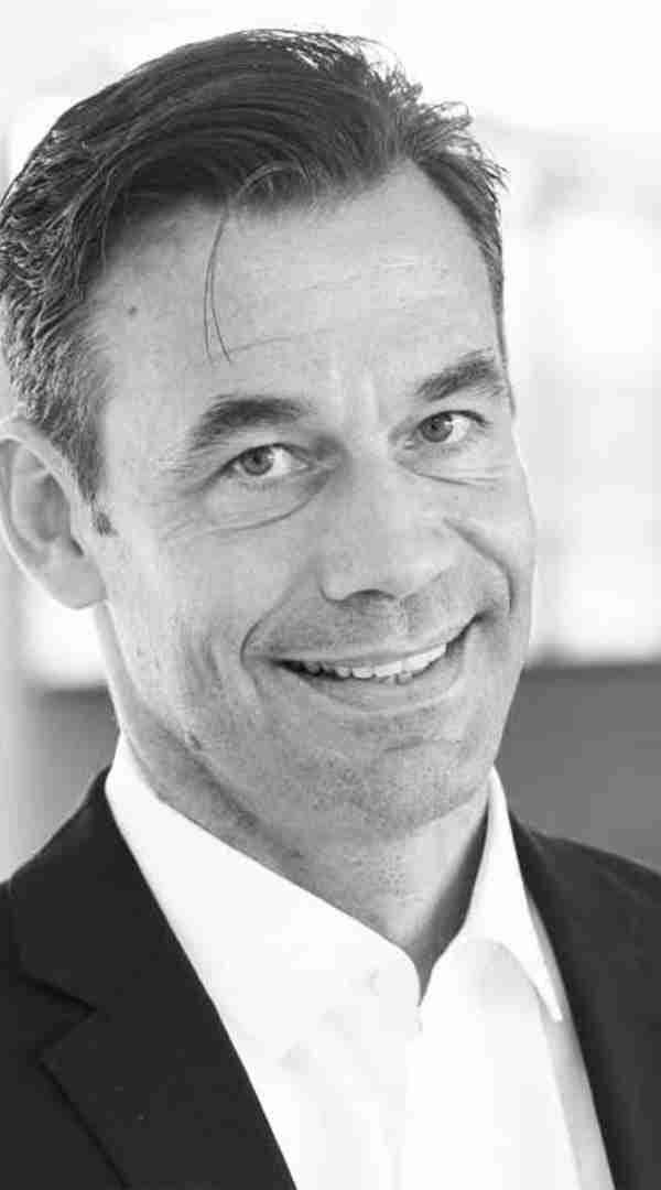 Porträt von Prof. Dr. Björn Raupach.